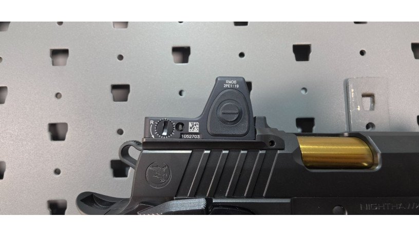 rare-nighthawk-custom-president-2011-9mm-rmr-x300-big-20