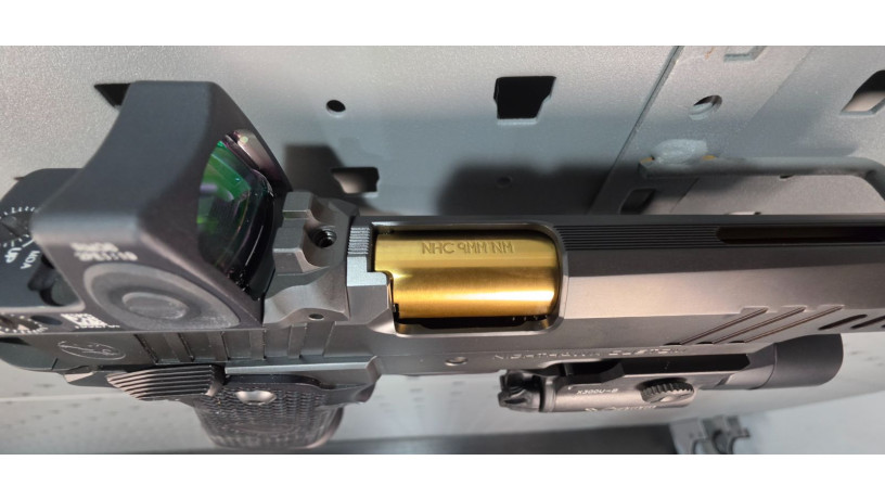 rare-nighthawk-custom-president-2011-9mm-rmr-x300-big-21