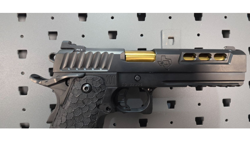 uber-rare-sti-dvc-tactical-2011-9mm-big-13