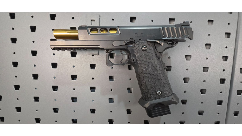 uber-rare-sti-dvc-tactical-2011-9mm-big-19