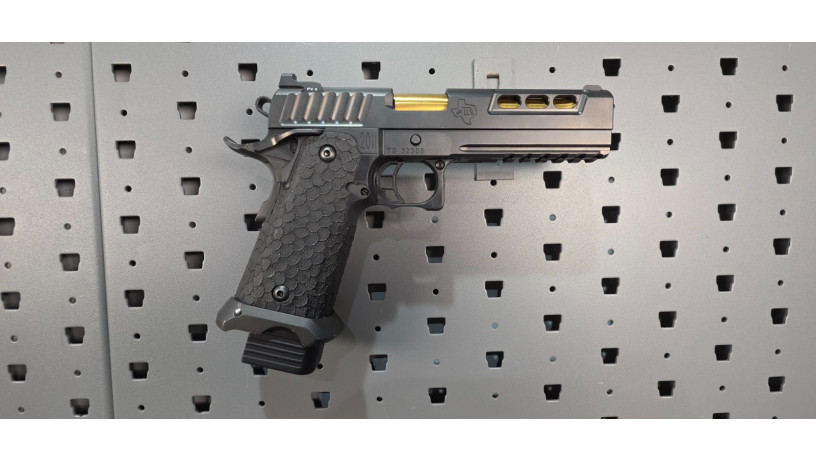 uber-rare-sti-dvc-tactical-2011-9mm-big-11