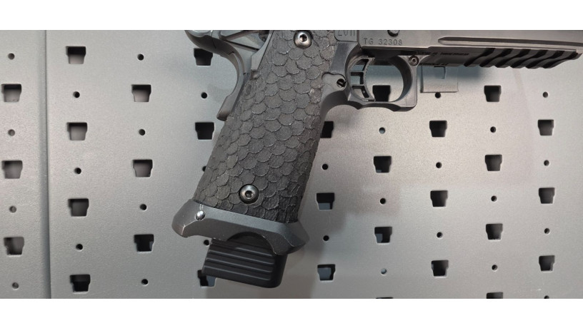 uber-rare-sti-dvc-tactical-2011-9mm-big-15