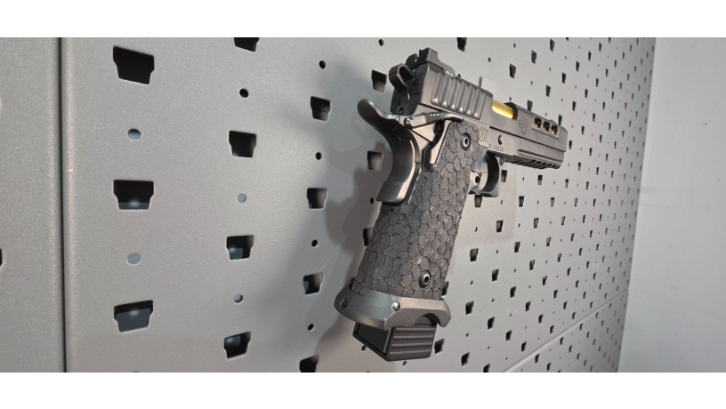 uber-rare-sti-dvc-tactical-2011-9mm-big-16