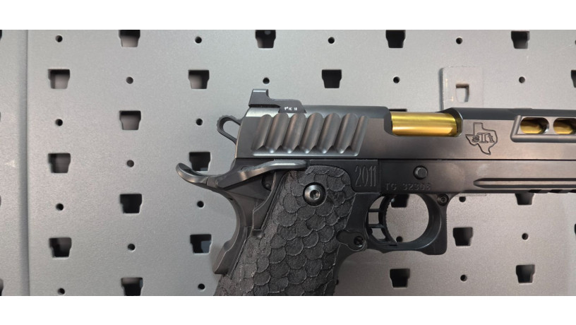uber-rare-sti-dvc-tactical-2011-9mm-big-14
