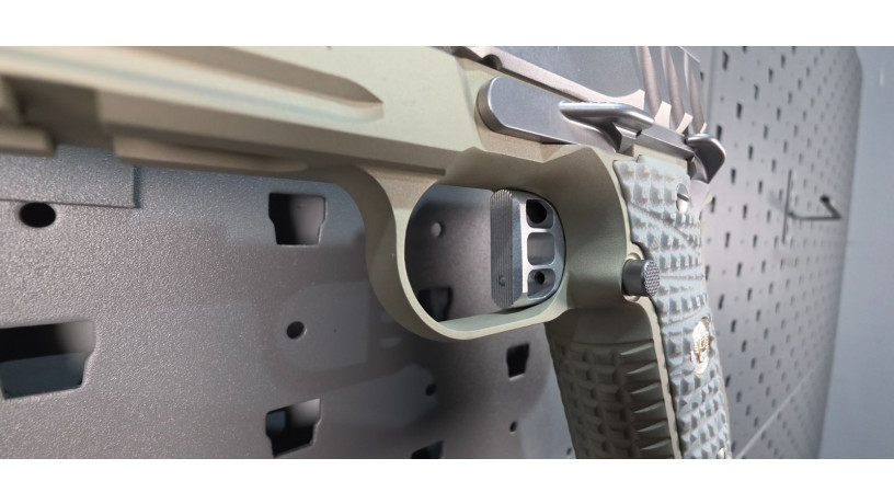 uber-rare-wilson-combat-division-77-project-1-ghost-edition-9mm-385-of-500-big-13